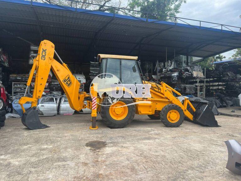 JCB BACKHOE LOADER 02