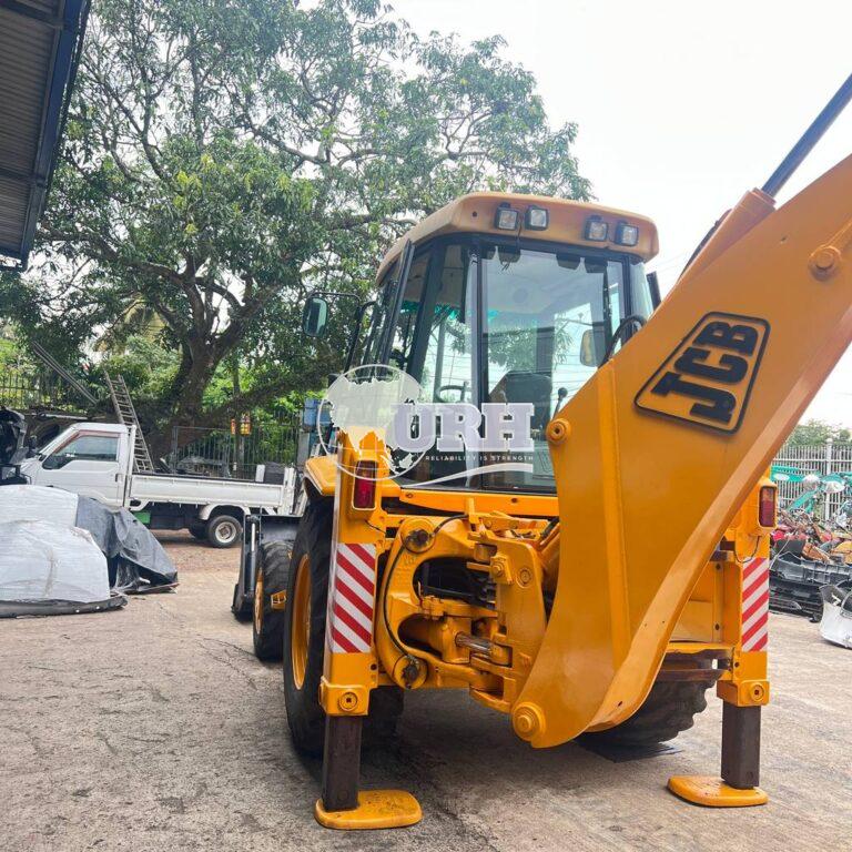 JCB BACKHOE LOADER 05