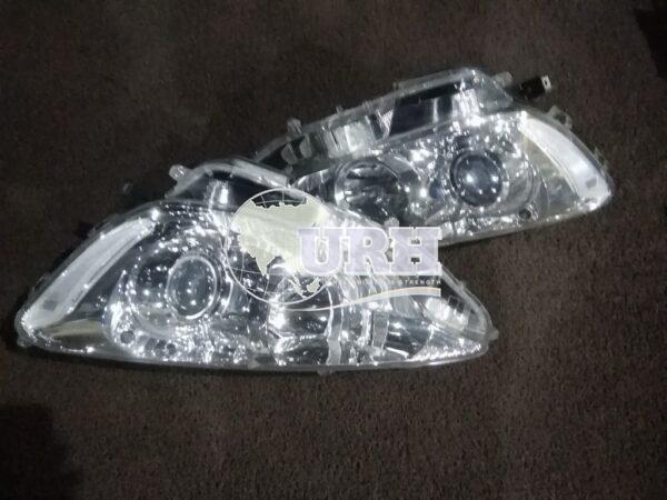 TOYOATA AQUA NHP10 HEAD LIGHT - Image 2