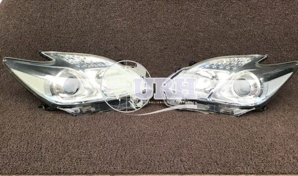 TOYOTA PRIUS NHW30 HEAD LIGHT