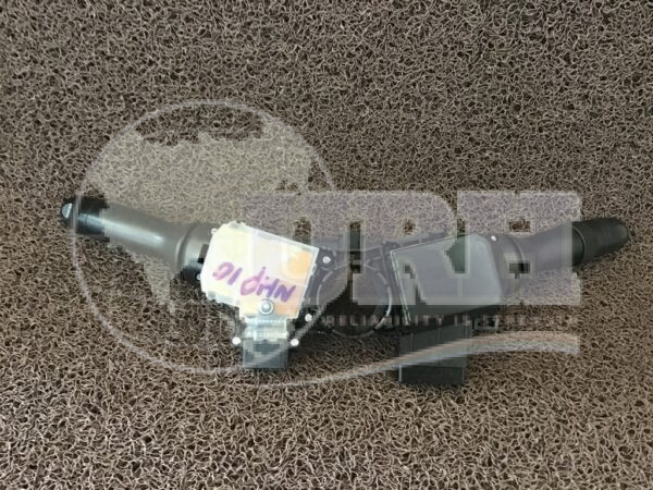 TOYOTA AQUA NHP10 STEERING SWITCH