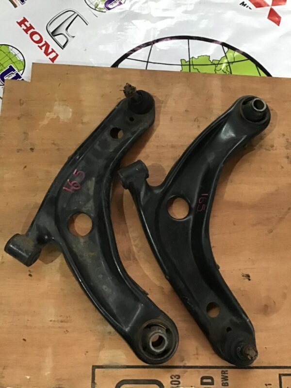 TOYOTA AXIO NKE165 LOWER ARM